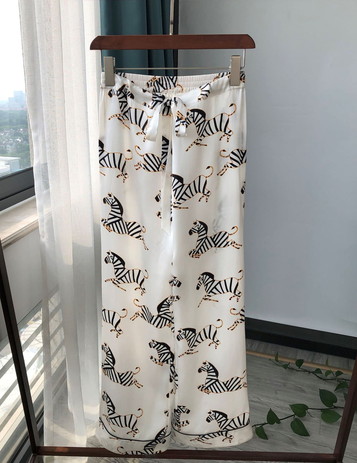 Pajama silk top shorts trousers